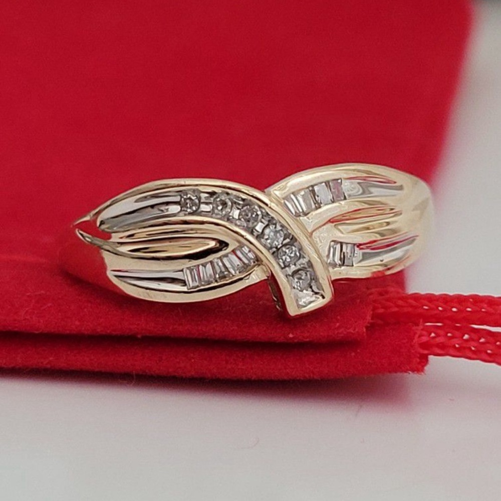 10k Solid Gold Ring Size 7.75 - image 2